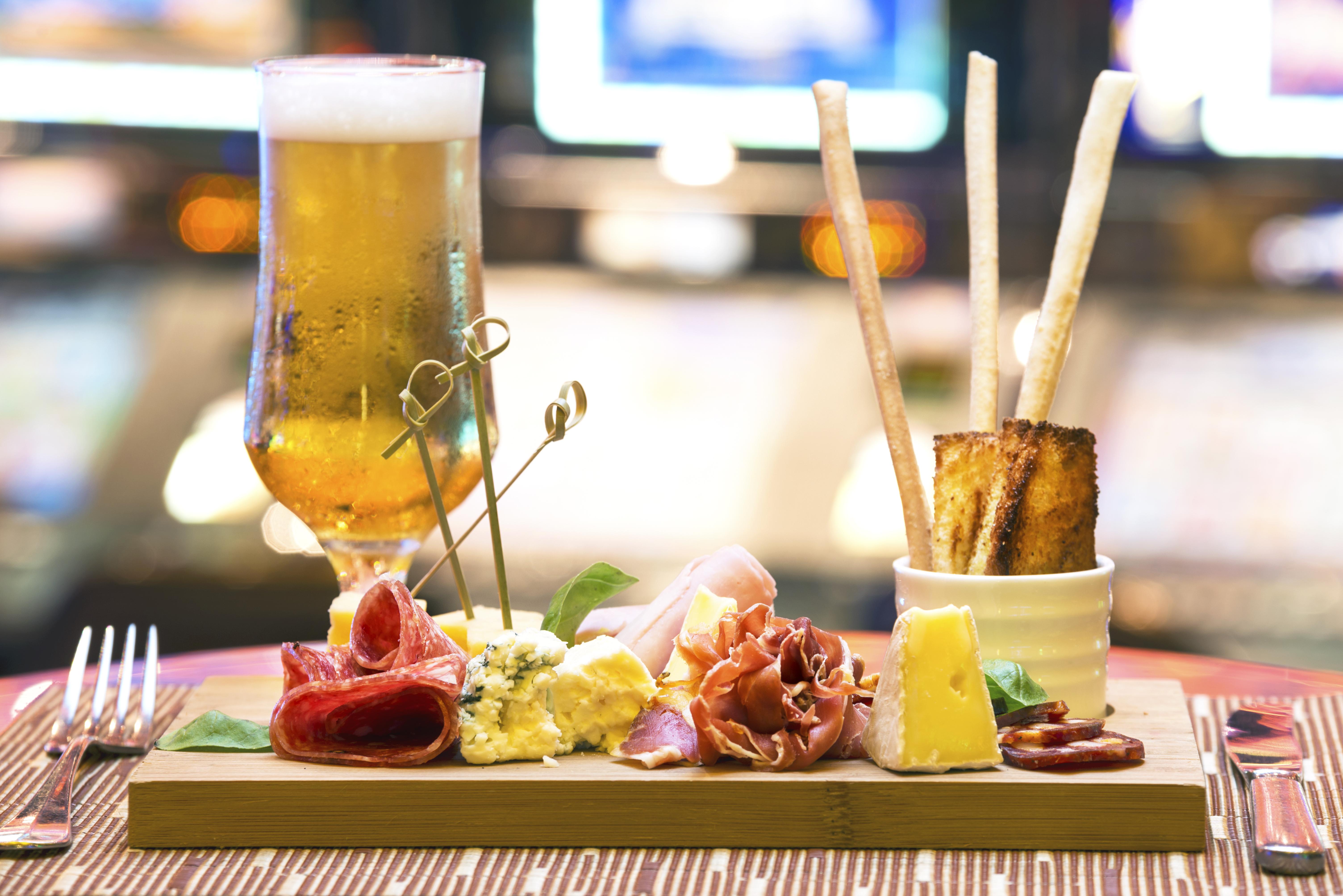 享受普恩塔德尔埃斯特酒店 埃斯特角城 外观 照片 Beer and tapas