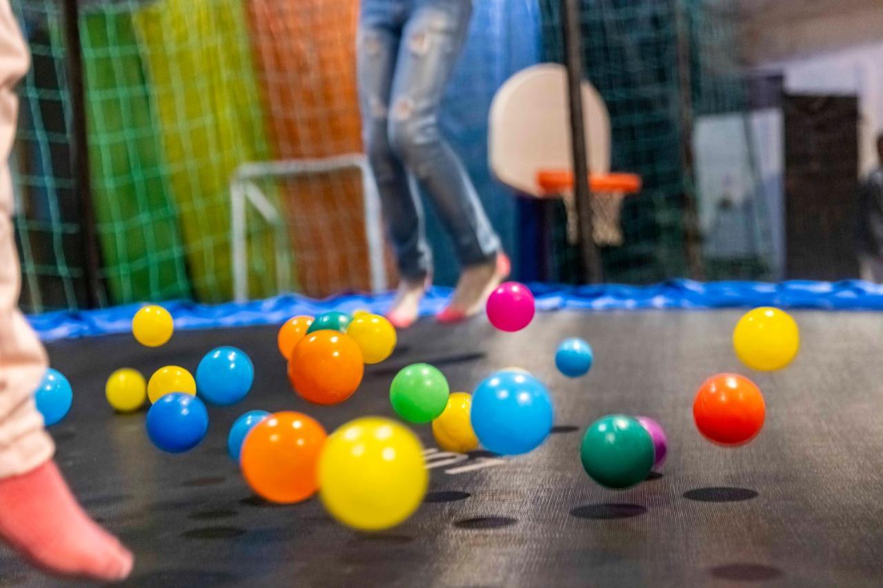 享受普恩塔德尔埃斯特酒店 埃斯特角城 外观 照片 Bouncy ball