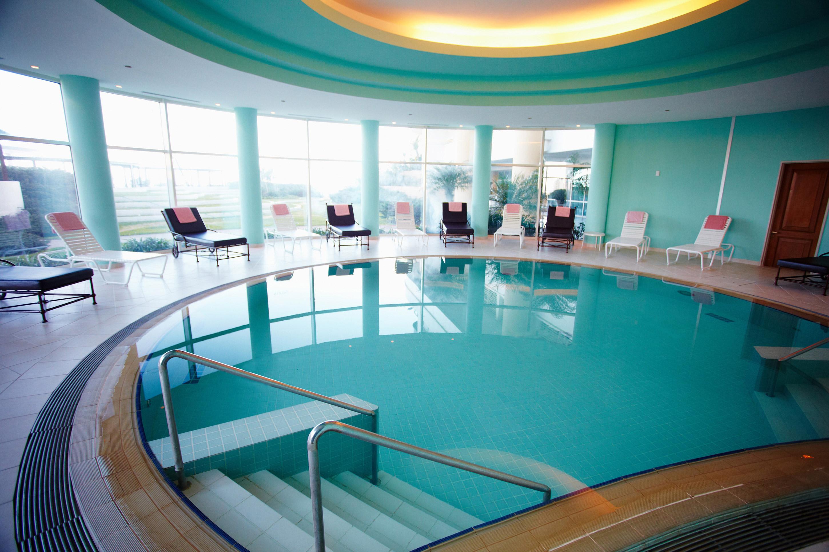 享受普恩塔德尔埃斯特酒店 埃斯特角城 外观 照片 Indoor pool